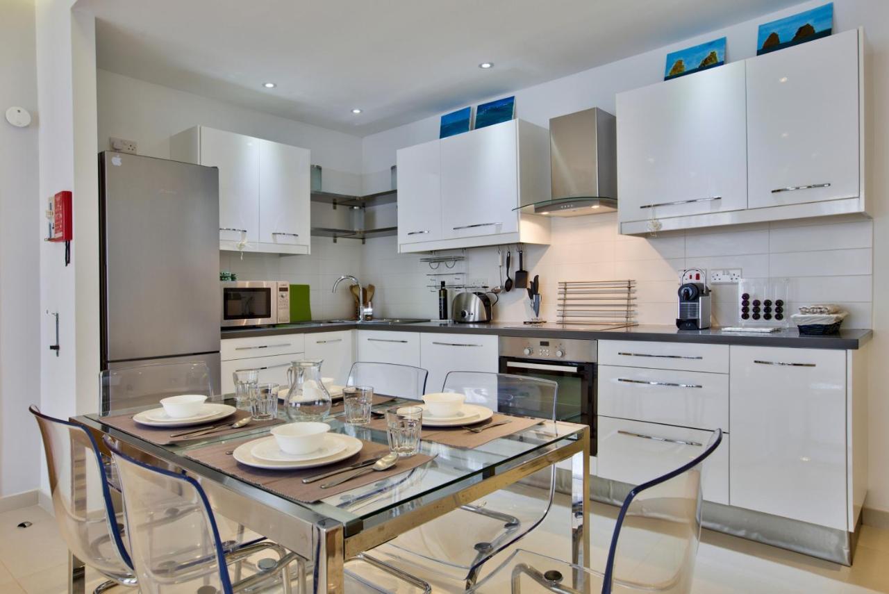Bright And Central 2 Bedroom Apartment In 슬리에마 외부 사진