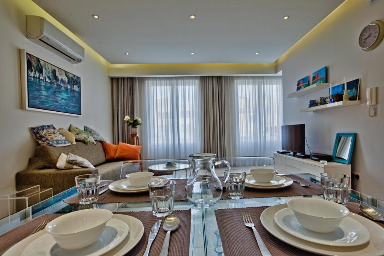Bright And Central 2 Bedroom Apartment In 슬리에마 외부 사진