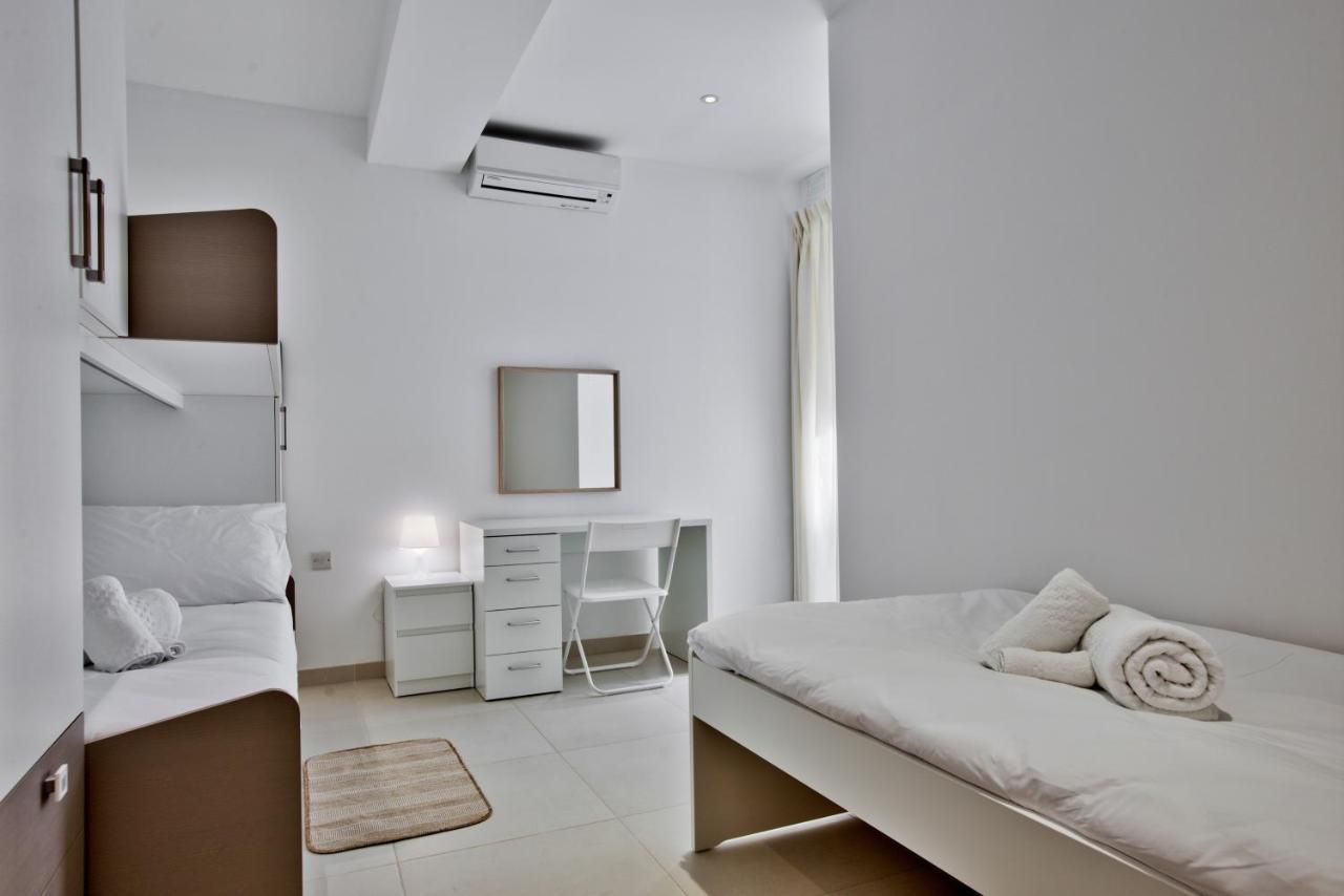 Bright And Central 2 Bedroom Apartment In 슬리에마 외부 사진