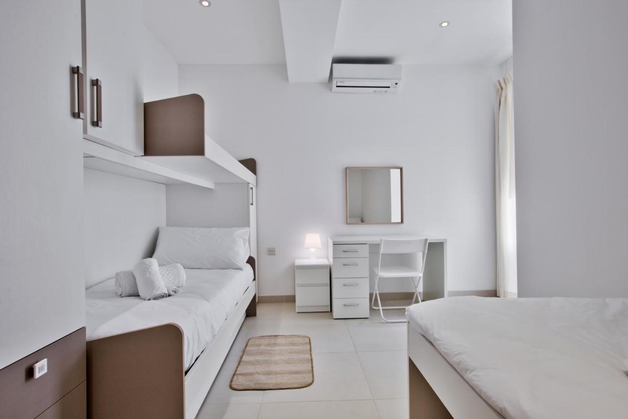 Bright And Central 2 Bedroom Apartment In 슬리에마 외부 사진
