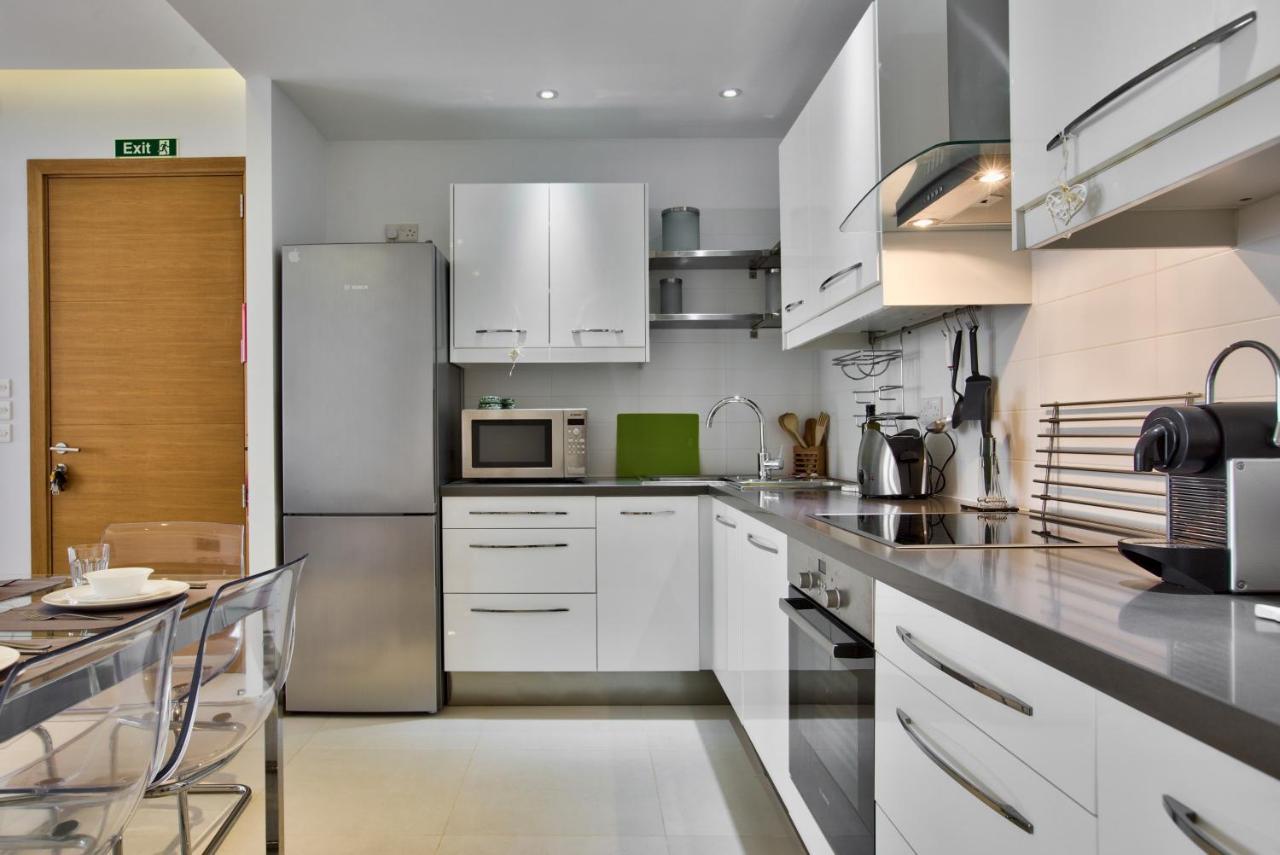 Bright And Central 2 Bedroom Apartment In 슬리에마 외부 사진