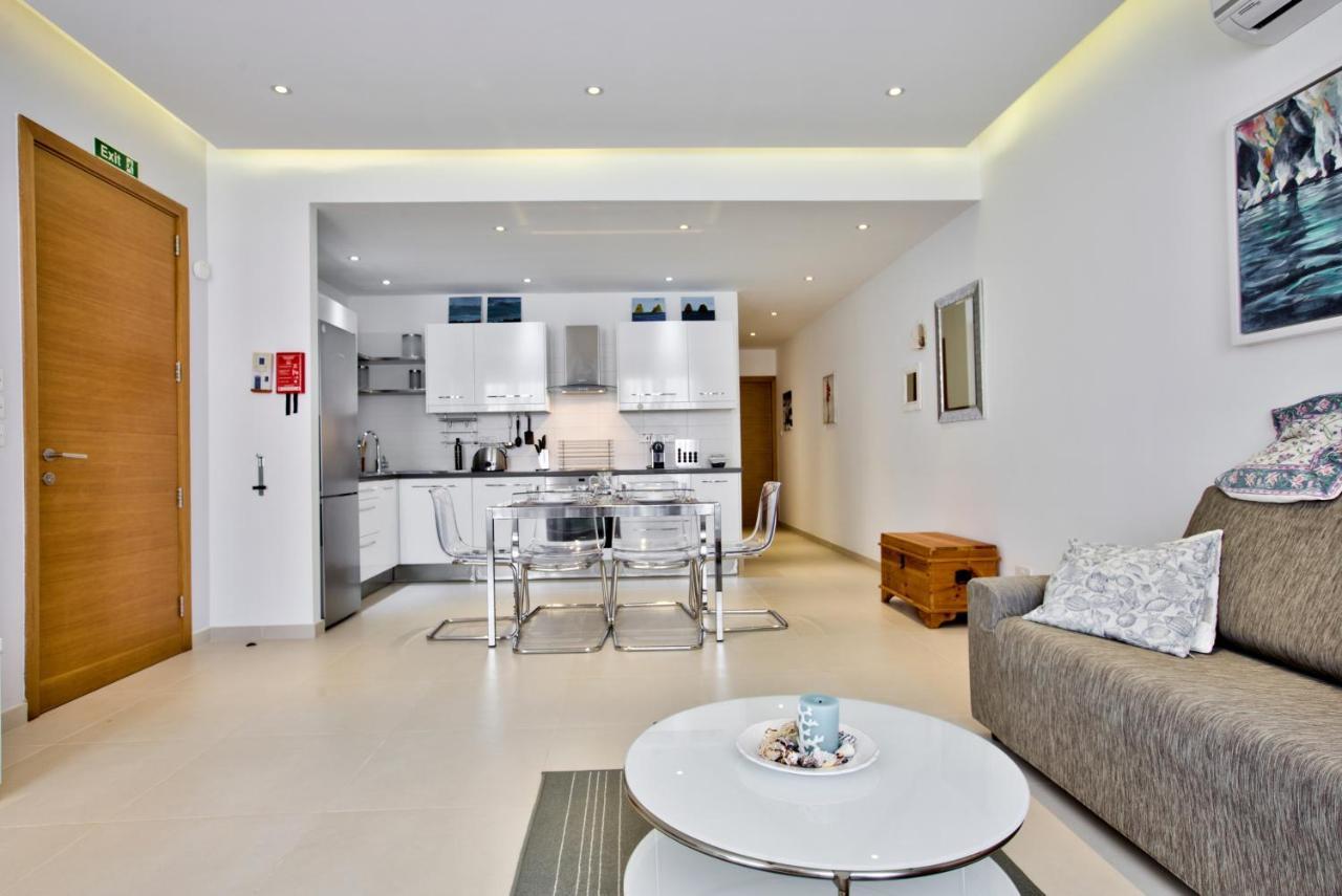 Bright And Central 2 Bedroom Apartment In 슬리에마 외부 사진